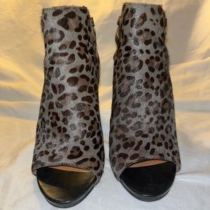 Vince Camuto Grayish Leopard Cow Hair Open Toe Booties Heeled Sandal - flaw